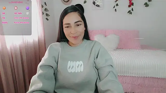 Snapshot of luna_lgomez_ chatting on October 31, 2025, 2:02 pm luna lgomez online show from October 31, 2025, 2:02 pm