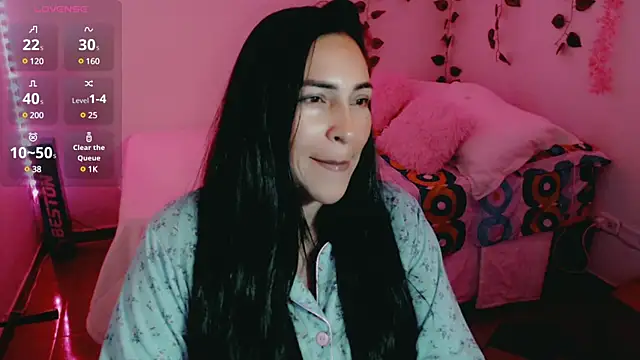 luna lgomez  online show from March 15, 2025, 11:19 am