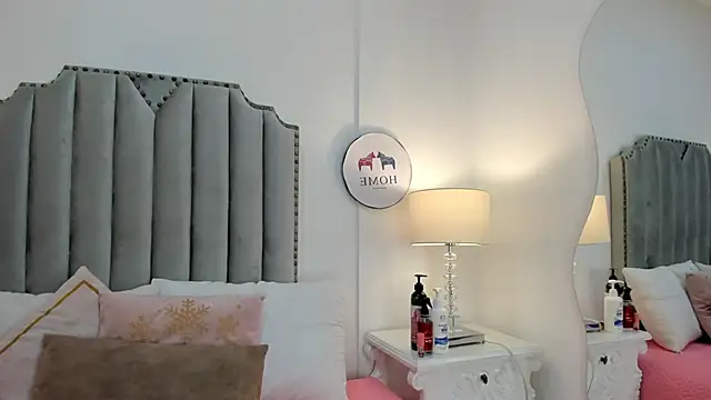 Snapshot of SamantaMarquez chatting on December 20, 2025, 8:01 pm SamantaMarquez online show from December 20, 2025, 8:01 pm