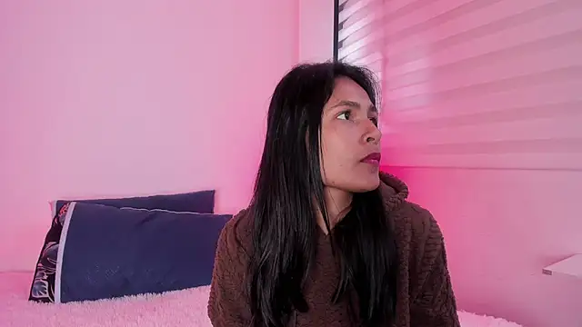 Fernanda liie  online show from June 12, 2026, 12:36 pm