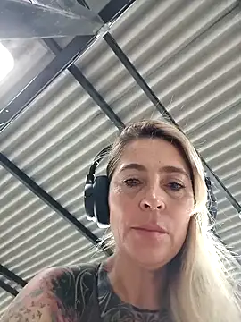 Snapshot of Sara_Valkyri chatting on March 21, 2025, 7:13 pm Sara Valkyri online show from March 21, 2025, 7:13 pm
