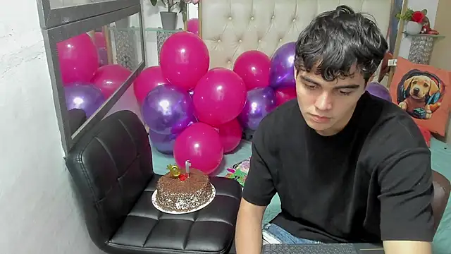 Snapshot of heiker_ chatting on October 16, 2025, 3:26 am heiker online show from October 16, 2025, 3:26 am