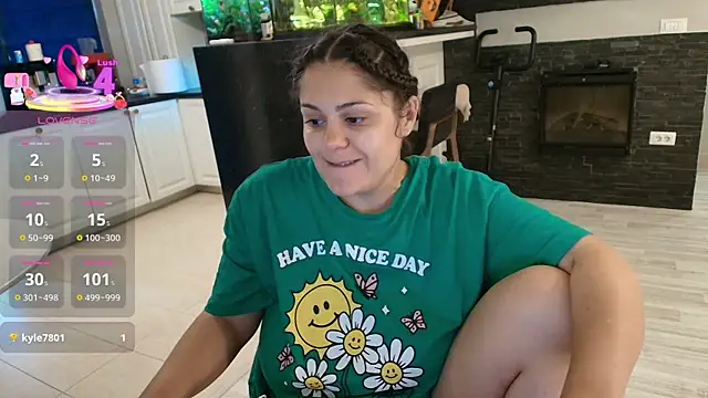 Snapshot of Layla- chatting on July 8, 2026, 10:49 am Layla- online show from July 8, 2026, 10:49 am