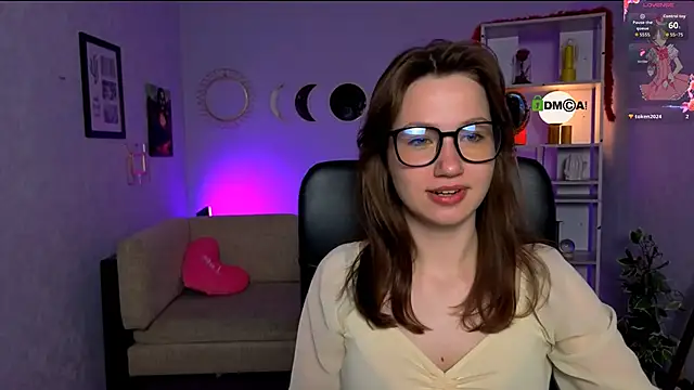 Snapshot of helli_belli chatting on June 3, 2026, 7:40 pm helli belli online show from June 3, 2026, 7:40 pm