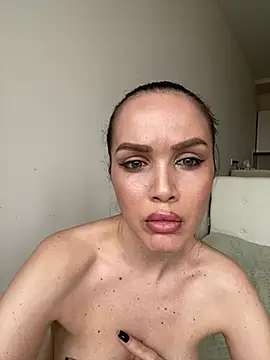 Snapshot of Beverly_Hilll chatting on March 6, 2025, 12:41 pm Beverly Hilll online show from March 6, 2025, 12:41 pm