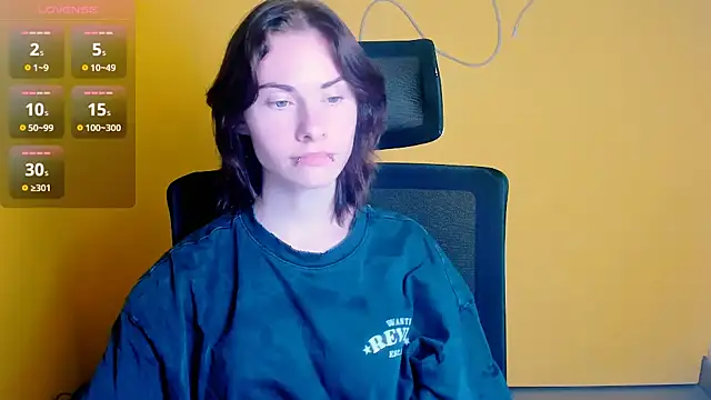 Snapshot of Fiona_Night chatting on July 5, 2026, 11:17 am Fiona Night online show from July 5, 2026, 11:17 am
