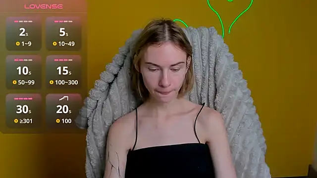 Fiona Night online show from December 16, 2025, 12:20 pm