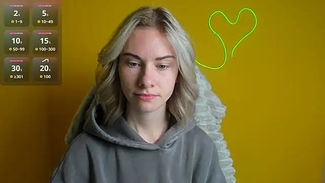 Fiona Night online show from October 27, 2025, 6:03 am