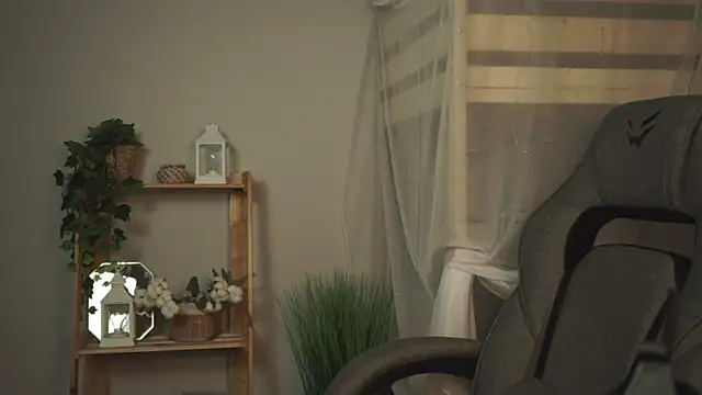 OliviaMcClean online show from November 19, 2025, 2:44 am