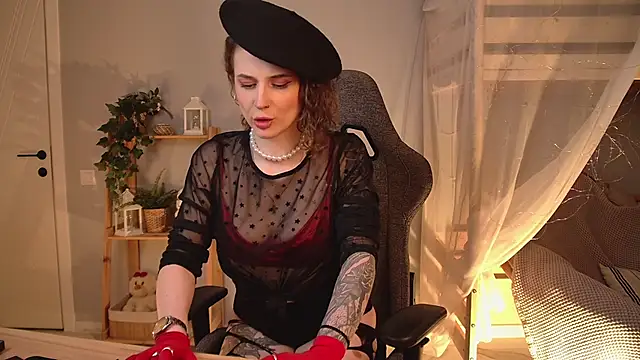 Snapshot of OliviaMcClean chatting on February 19, 2026, 11:34 pm OliviaMcClean online show from February 19, 2026, 11:34 pm