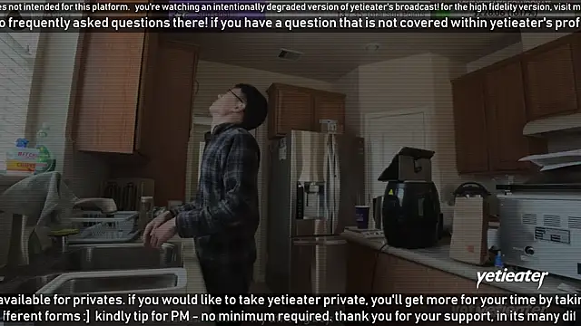 Snapshot of yetieater chatting on January 12, 2025, 9:19 pm yetieater online show from January 12, 2025, 9:19 pm