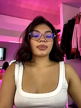 Snapshot of _Camilaaa_ chatting on September 11, 2025, 6:30 pm Camilaaa online show from September 11, 2025, 6:30 pm
