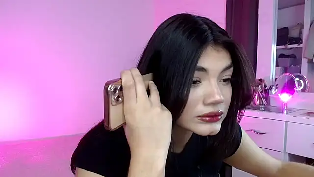 Snapshot of _Camilaaa_ chatting on December 14, 2025, 4:40 am Camilaaa online show from December 14, 2025, 4:40 am