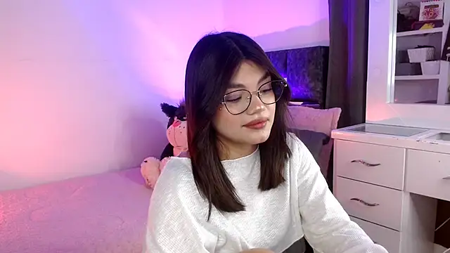 Snapshot of _Camilaaa_ chatting on October 25, 2025, 6:45 am Camilaaa online show from October 25, 2025, 6:45 am