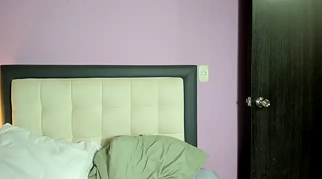 Snapshot of Rachellkurth chatting on March 13, 2025, 11:05 pm Rachellkurth online show from March 13, 2025, 11:05 pm