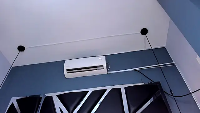 Snapshot of Melissa_23_ chatting on December 14, 2025, 11:38 am Melissa 23 online show from December 14, 2025, 11:38 am