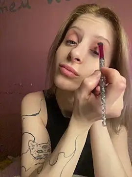 amorearte m online show from December 5, 2025, 2:48 pm