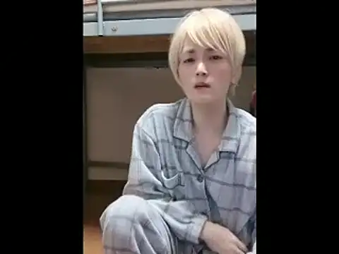 mgnhiroyuki online show from May 3, 2026, 4:39 am