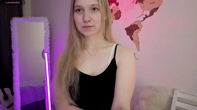 ChelseaBooton online show from February 4, 2026, 1:06 pm