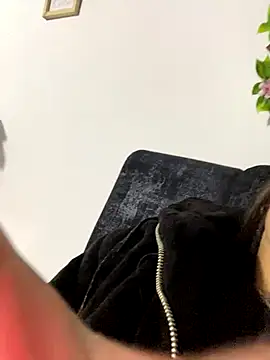 Snapshot of sofia_23x chatting on October 10, 2025, 12:50 pm sofia 23x online show from October 10, 2025, 12:50 pm