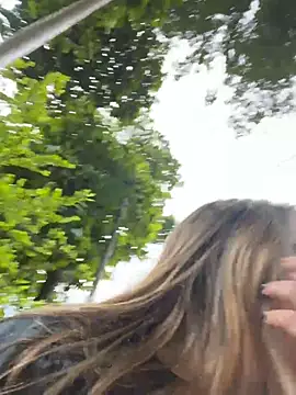 Snapshot of lunaxxx_69 chatting on October 28, 2025, 9:47 pm lunaxxx 69 online show from October 28, 2025, 9:47 pm