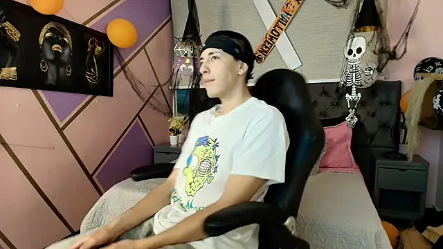 Andrew Wolff online show from October 30, 2025, 3:38 am