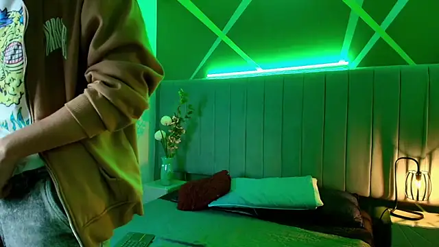 Andrew Wolff online show from October 29, 2025, 2:21 am