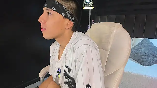 Andrew Wolff online show from November 6, 2025, 2:26 am