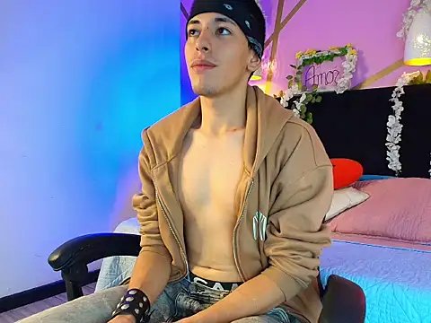 Andrew Wolff online show from November 13, 2025, 4:22 pm