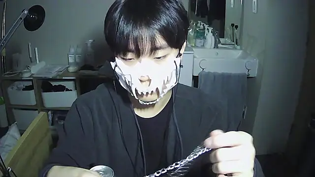 Snapshot of sdamvo2 chatting on December 4, 2025, 1:21 pm sdamvo2 online show from December 4, 2025, 1:21 pm