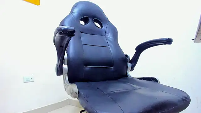 Snapshot of Dreamastercum_ chatting on July 12, 2026, 3:35 pm Dreamastercum online show from July 12, 2026, 3:35 pm