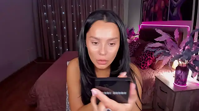 Snapshot of DanaSincere chatting on October 13, 2025, 3:52 am DanaSincere online show from October 13, 2025, 3:52 am