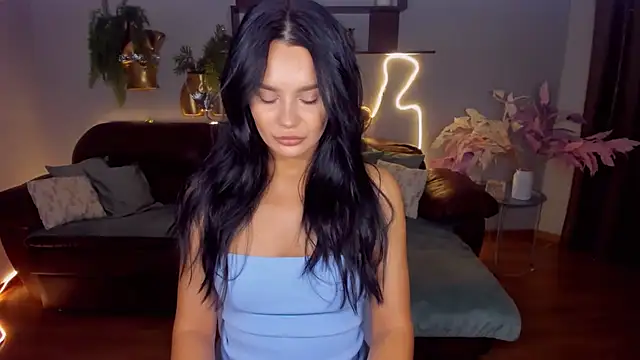 Snapshot of DanaSincere chatting on December 14, 2025, 6:30 am DanaSincere online show from December 14, 2025, 6:30 am