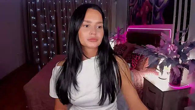 Snapshot of DanaSincere chatting on November 13, 2025, 3:43 am DanaSincere online show from November 13, 2025, 3:43 am