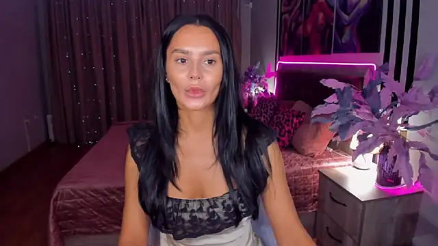 Snapshot of DanaSincere chatting on November 18, 2025, 3:54 am DanaSincere online show from November 18, 2025, 3:54 am