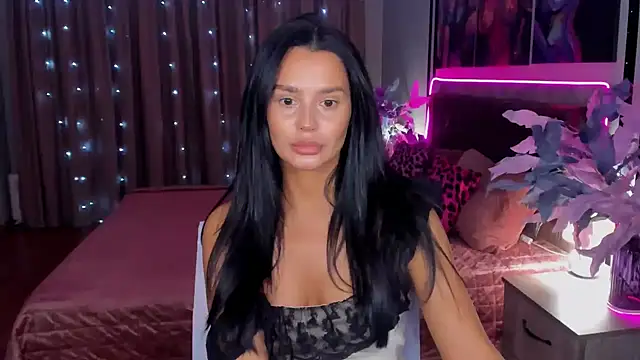 Snapshot of DanaSincere chatting on November 17, 2025, 3:43 am DanaSincere online show from November 17, 2025, 3:43 am