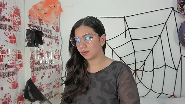 emilyy cooperr online show from October 15, 2025, 12:02 pm