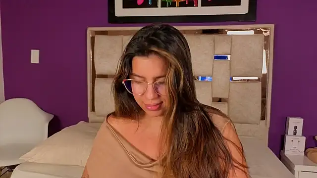 emilyy cooperr online show from July 13, 2026, 12:15 pm