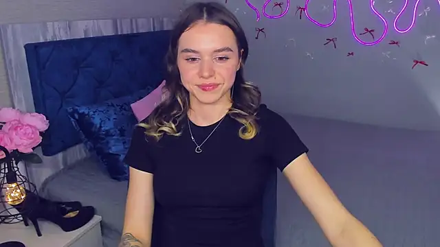 EmelyMason online show from December 5, 2025, 12:15 pm