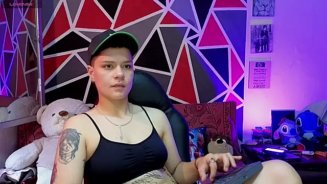 Snapshot of demimoore222 chatting on December 18, 2025, 5:28 pm demimoore222 online show from December 18, 2025, 5:28 pm