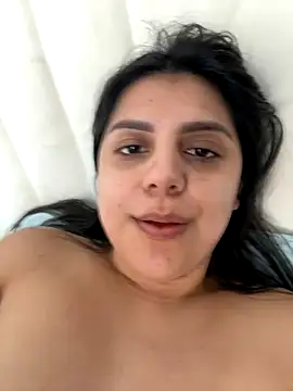 AliceGarc online show from September 22, 2025, 5:19 pm