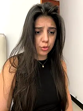 AliceGarc online show from October 6, 2025, 10:32 pm