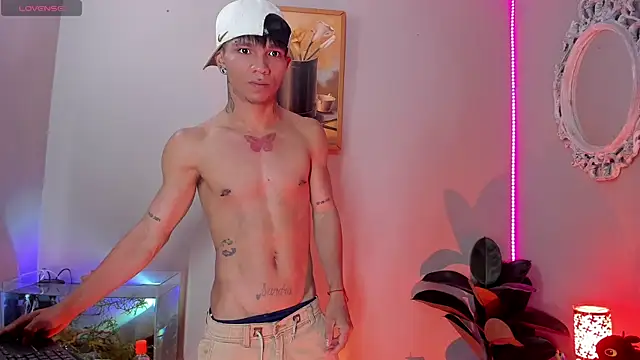 Snapshot of CRAZY-BOY99 chatting on October 8, 2025, 10:28 am CRAZY-BOY99 online show from October 8, 2025, 10:28 am