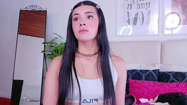 Snapshot of SaritaBratz chatting on October 20, 2025, 8:20 pm SaritaBratz online show from October 20, 2025, 8:20 pm