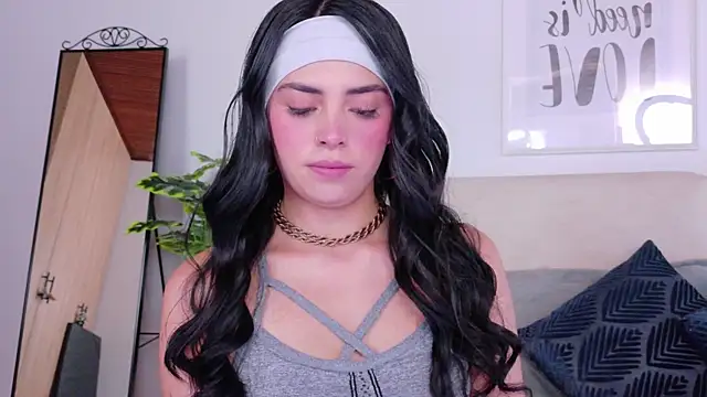 Snapshot of SaritaBratz chatting on November 26, 2025, 8:09 pm SaritaBratz online show from November 26, 2025, 8:09 pm