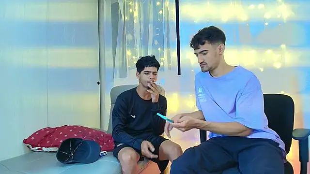 Snapshot of Miguel_bigcock chatting on December 15, 2025, 11:10 pm Miguel bigcock online show from December 15, 2025, 11:10 pm