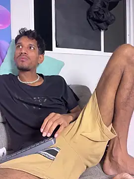 Snapshot of Miguel_bigcock chatting on March 20, 2026, 1:50 am Miguel bigcock online show from March 20, 2026, 1:50 am