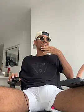 Snapshot of Miguel_bigcock chatting on February 22, 2026, 10:00 pm Miguel bigcock online show from February 22, 2026, 10:00 pm