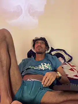 Snapshot of Miguel_bigcock chatting on December 5, 2025, 2:21 am Miguel bigcock online show from December 5, 2025, 2:21 am