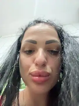 Snapshot of IrisRossie chatting on July 15, 2026, 5:47 am IrisRossie online show from July 15, 2026, 5:47 am